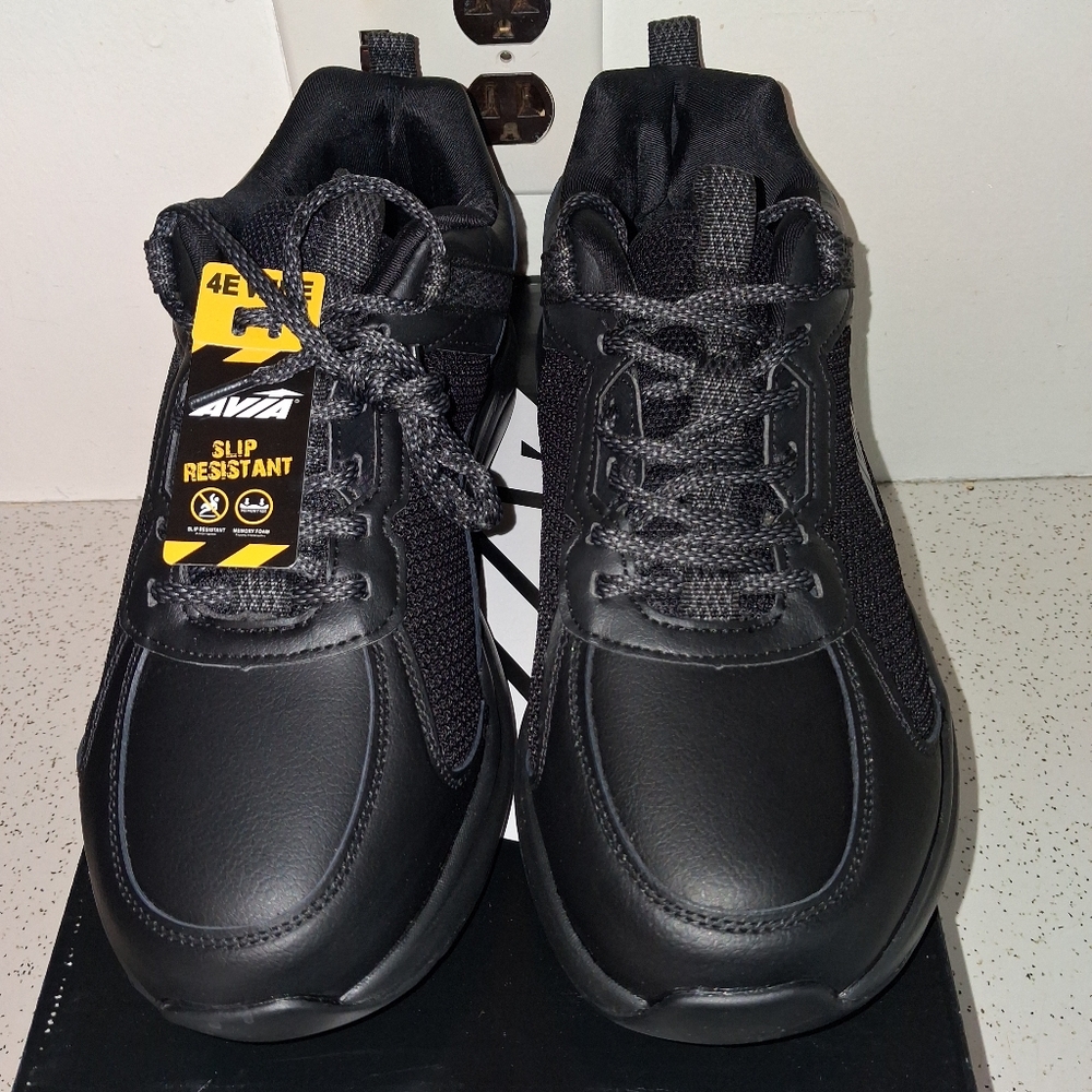 SIZE 9- AVIA , AVI CANYON SR , 4E WIDE , NONSLIP SHOES. NEW. - Picture 4 of 7